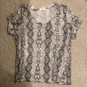 Snake printed short sleeve top.